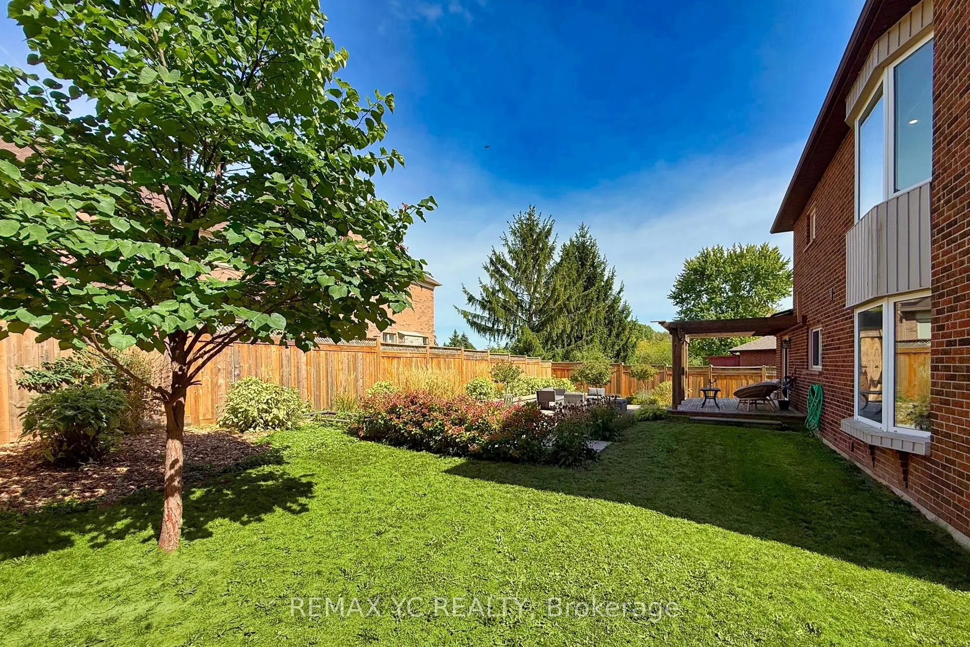4 Simmons Crescent