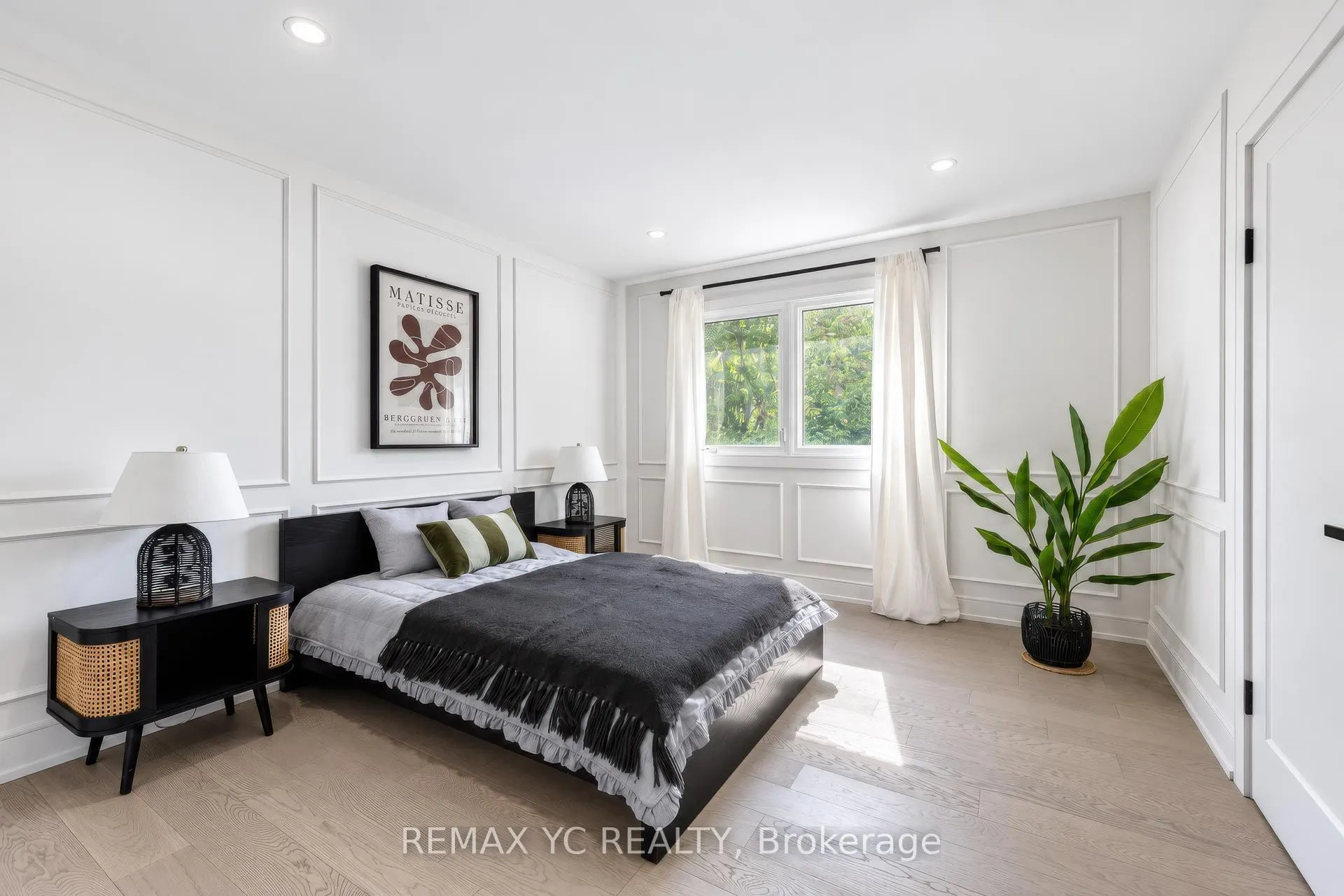 4 Simmons Crescent