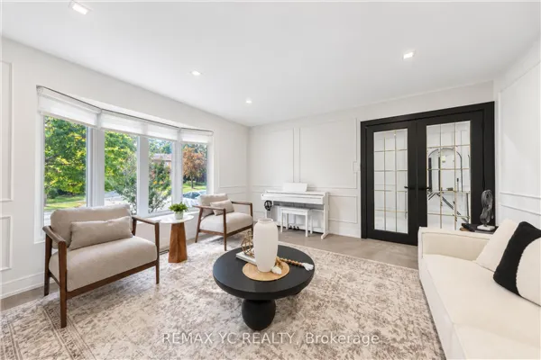 4 Simmons Crescent