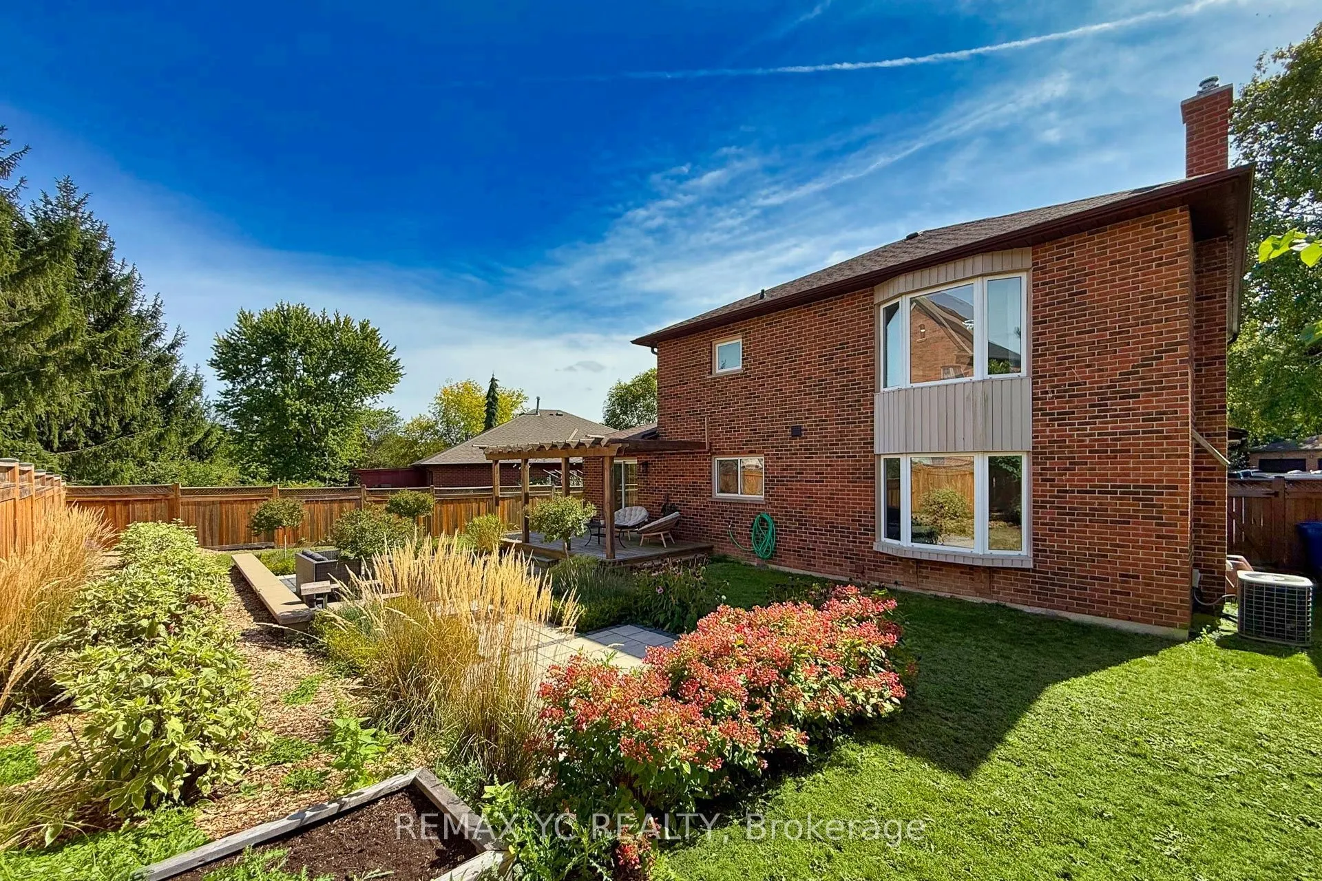 4 Simmons Crescent