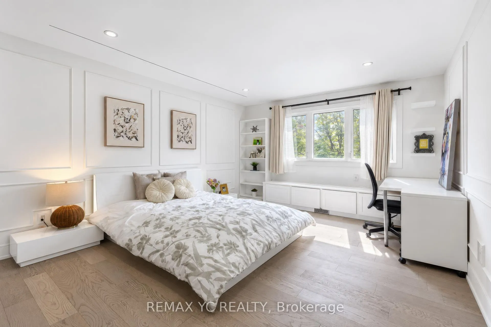 4 Simmons Crescent
