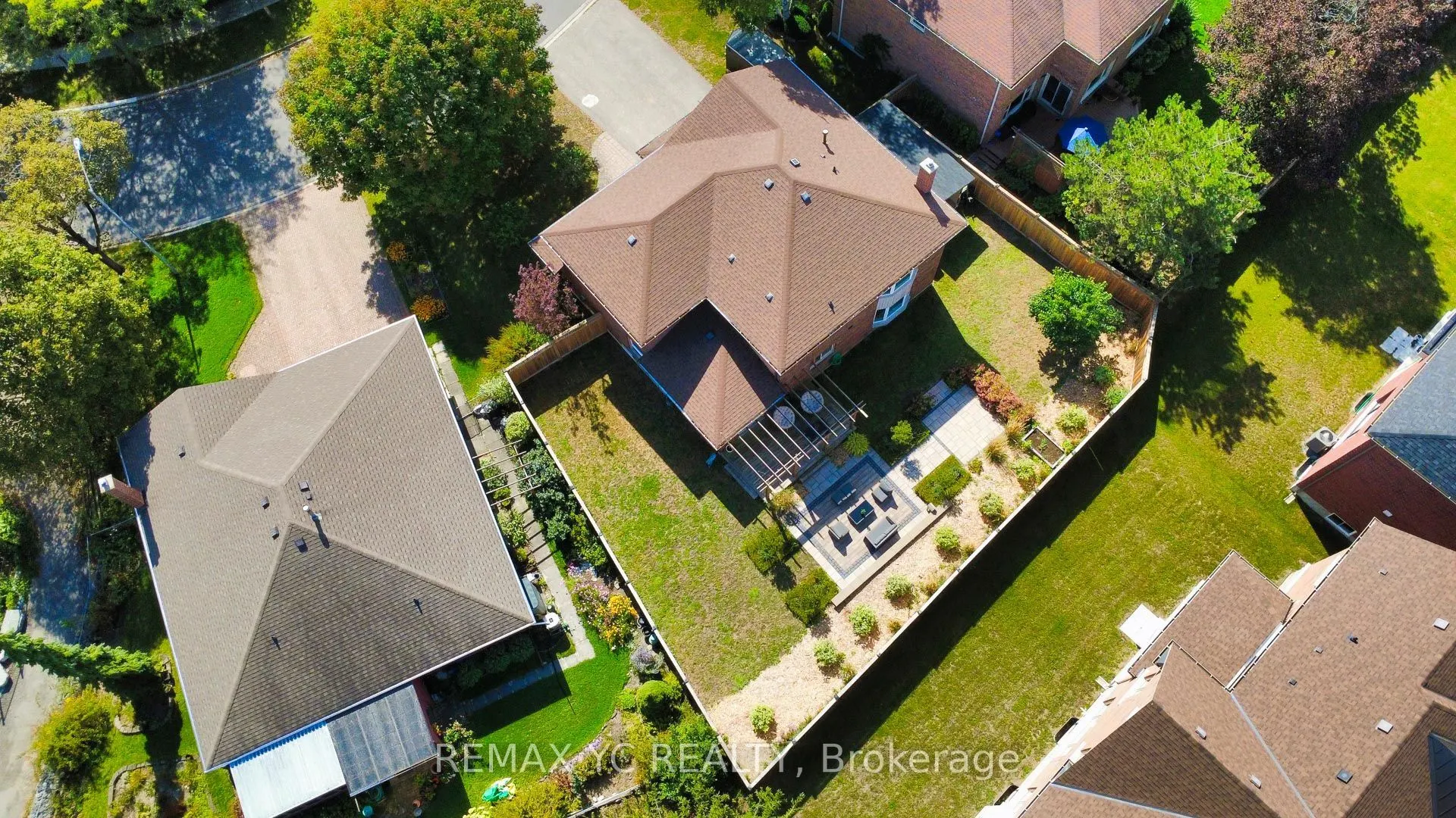4 Simmons Crescent