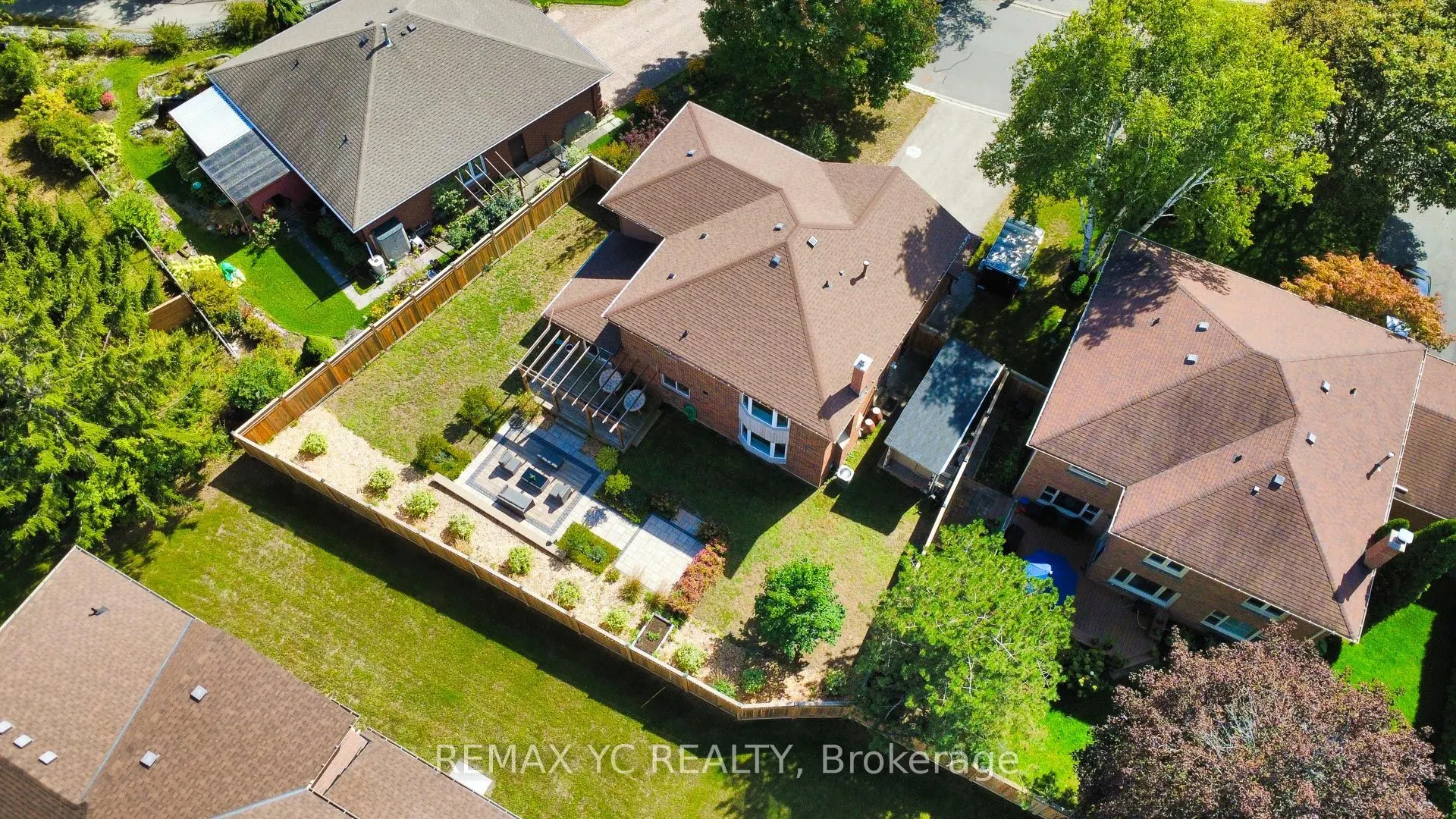 4 Simmons Crescent
