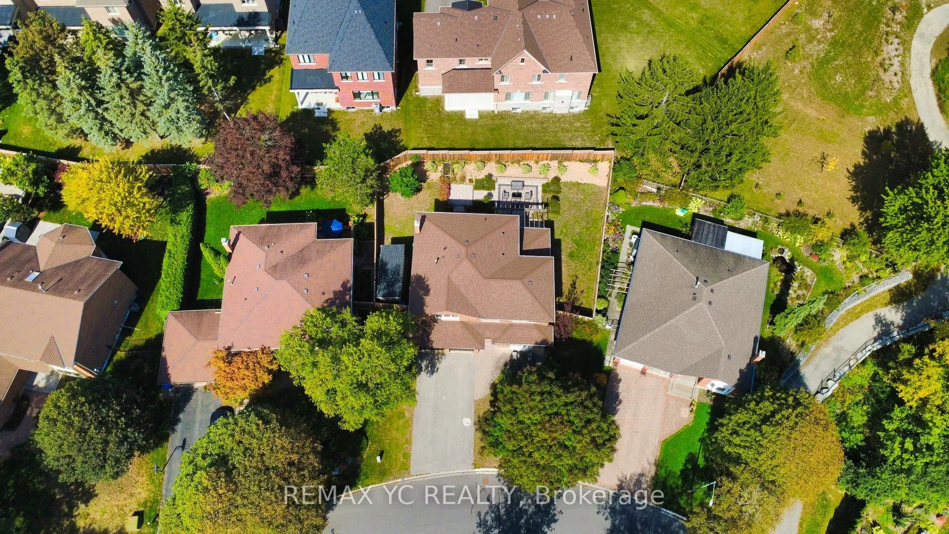 4 Simmons Crescent