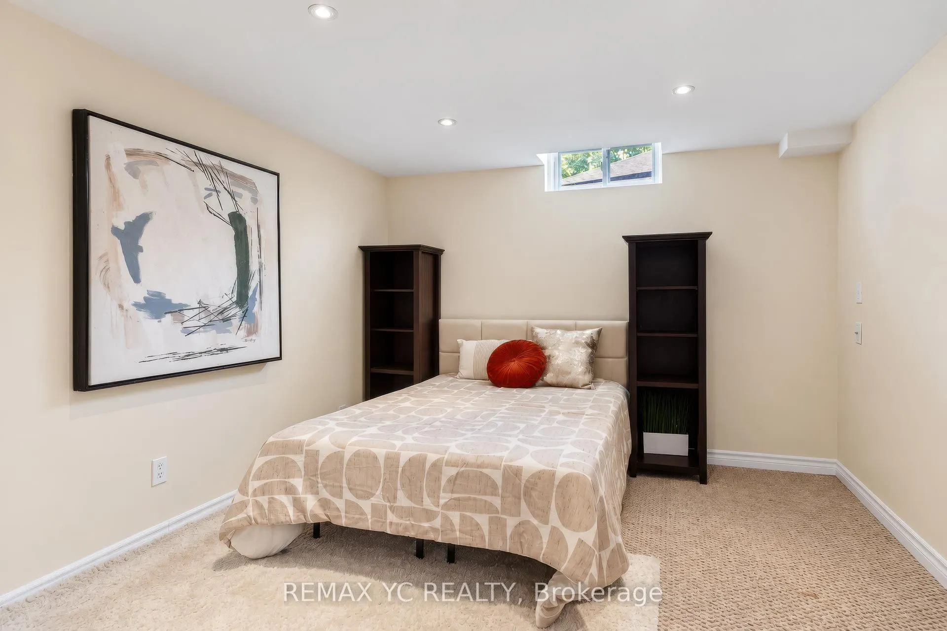 4 Simmons Crescent