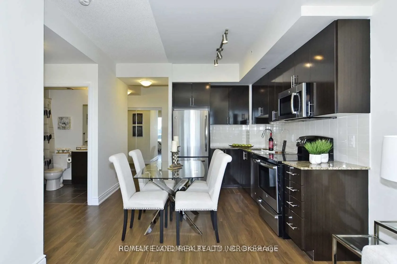 7167 Yonge Street #1408