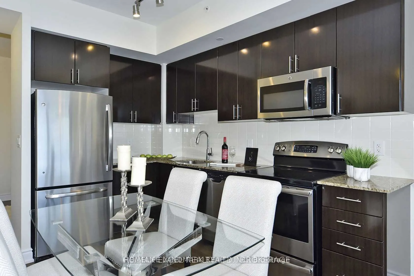 7167 Yonge Street #1408