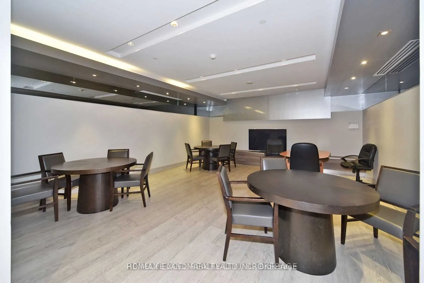 7167 Yonge Street #1408