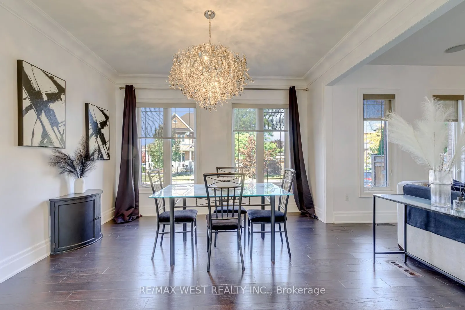 213 Eight Avenue