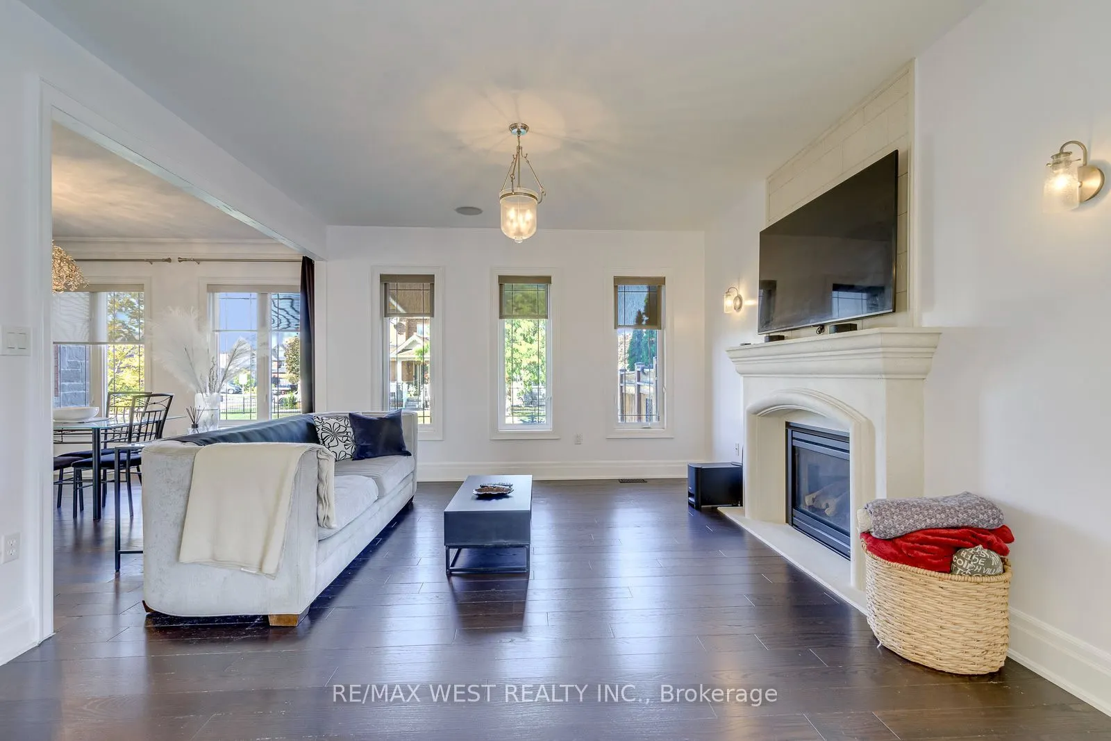 213 Eight Avenue