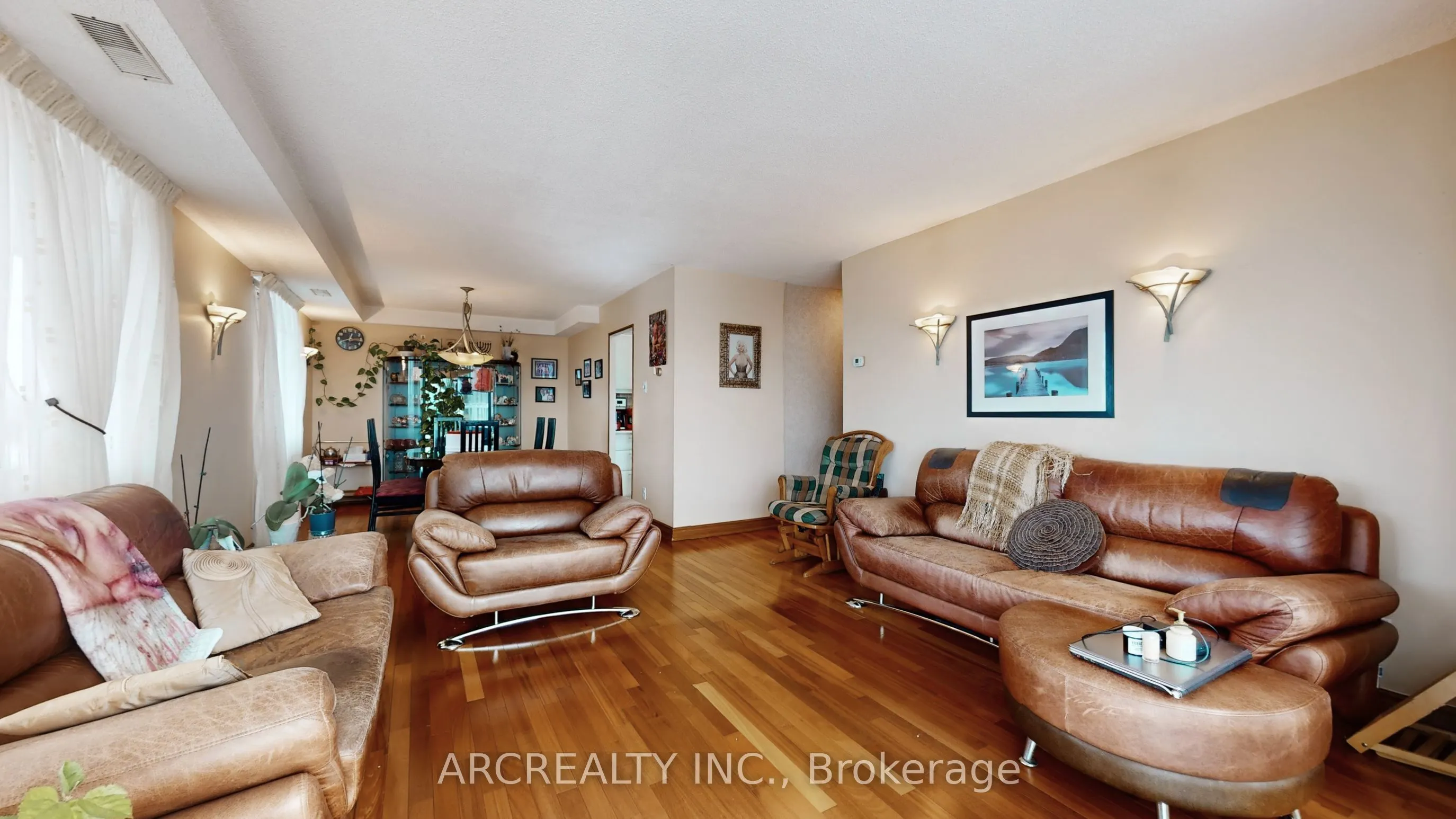 8111 Yonge Street #1403