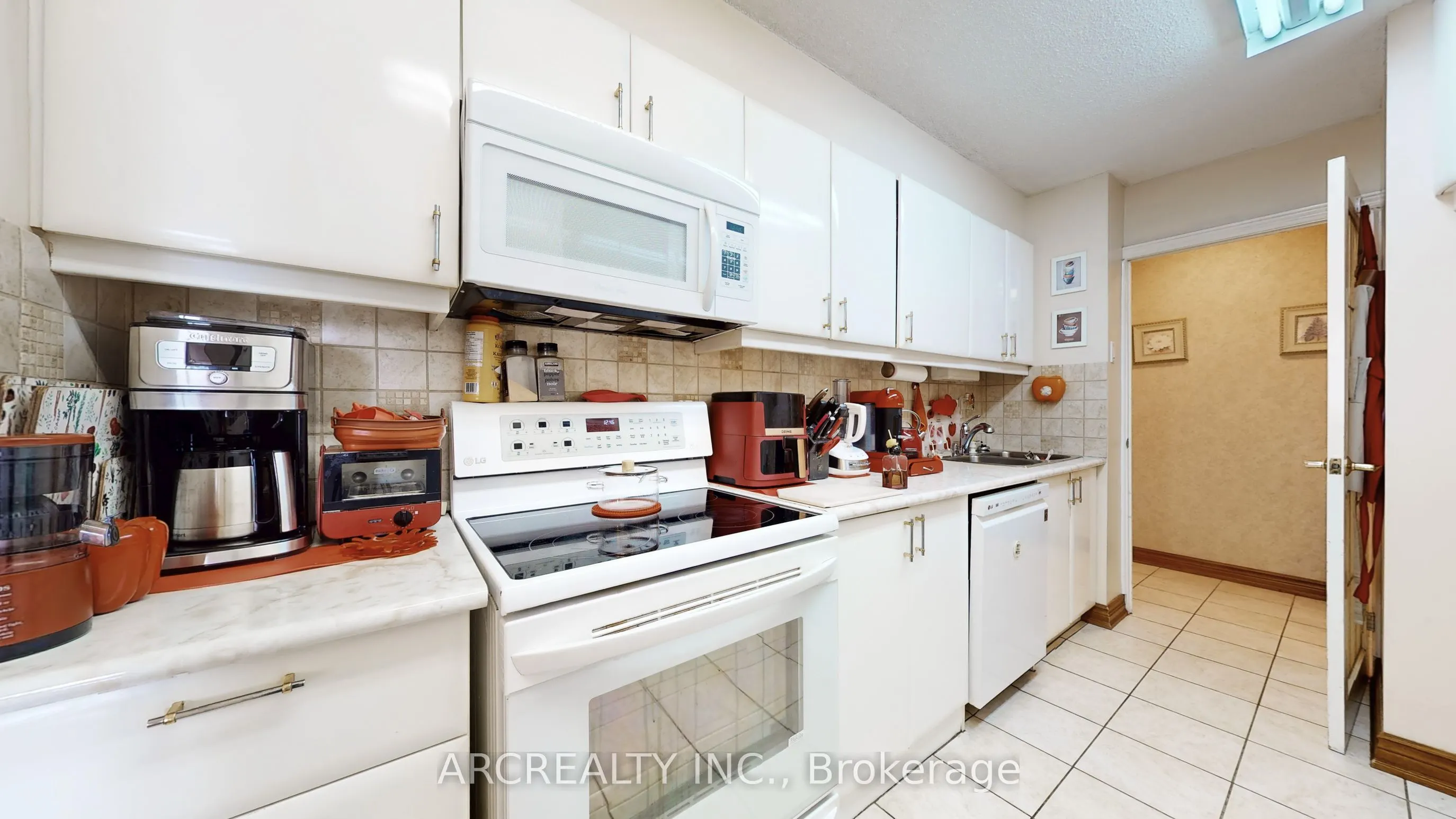 8111 Yonge Street #1403