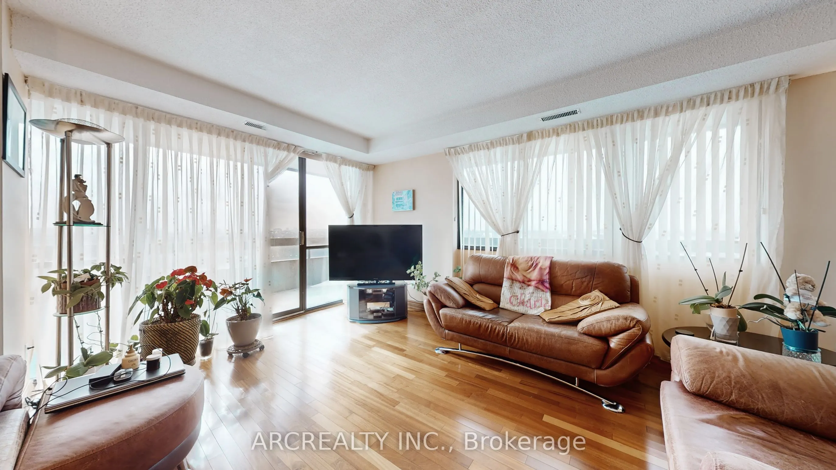 8111 Yonge Street #1403