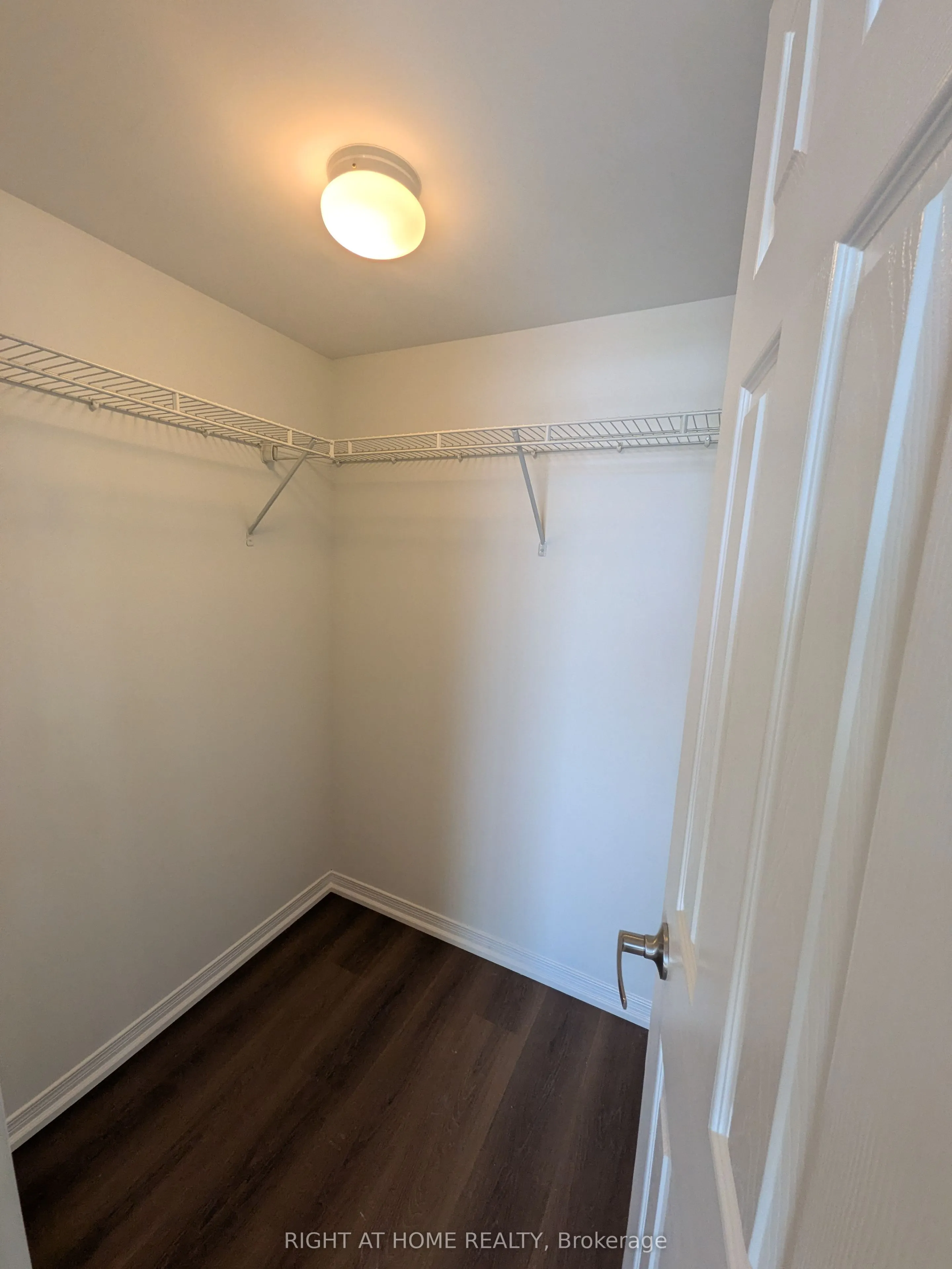 75 King William Crescent #910