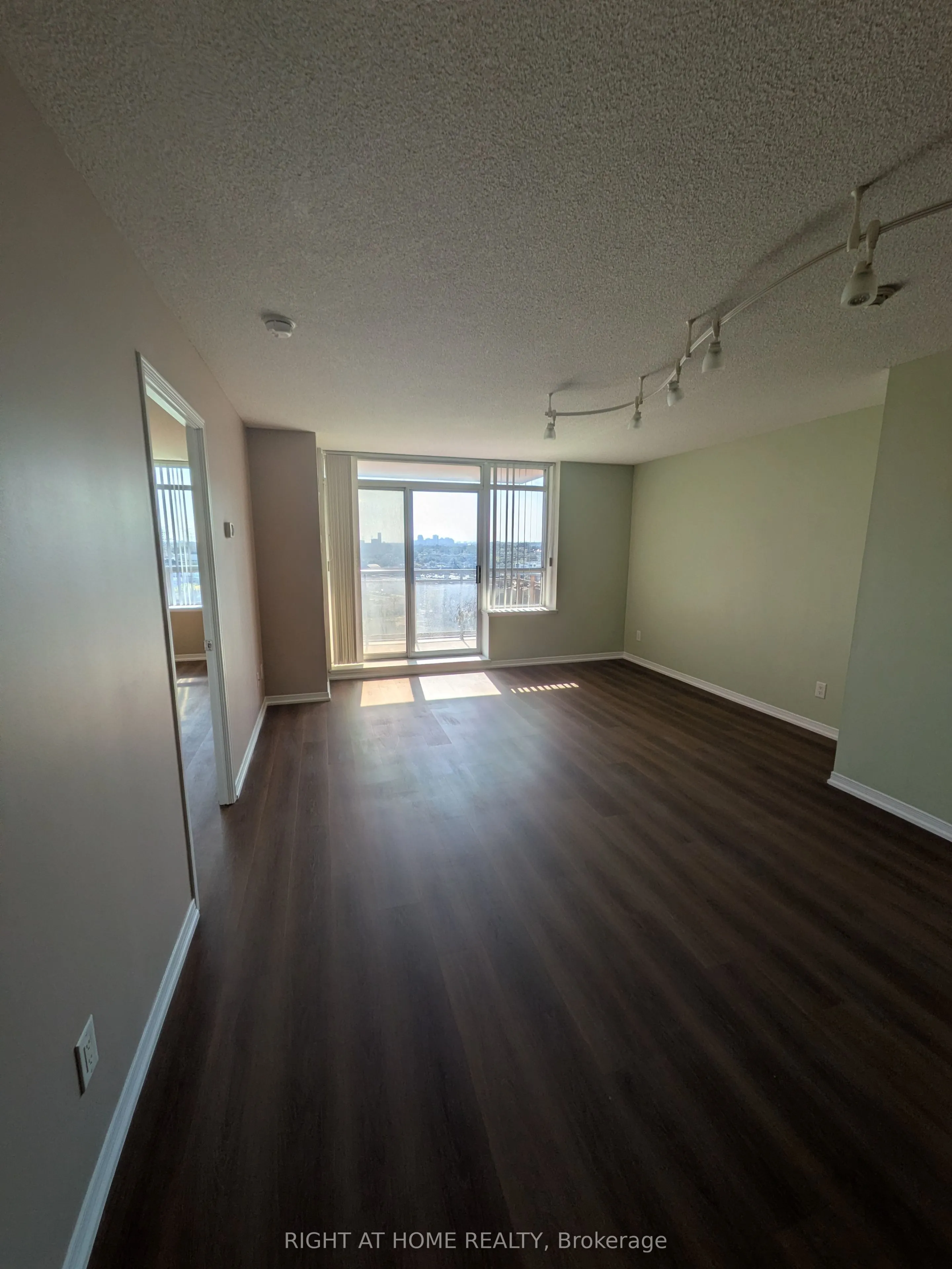 75 King William Crescent #910