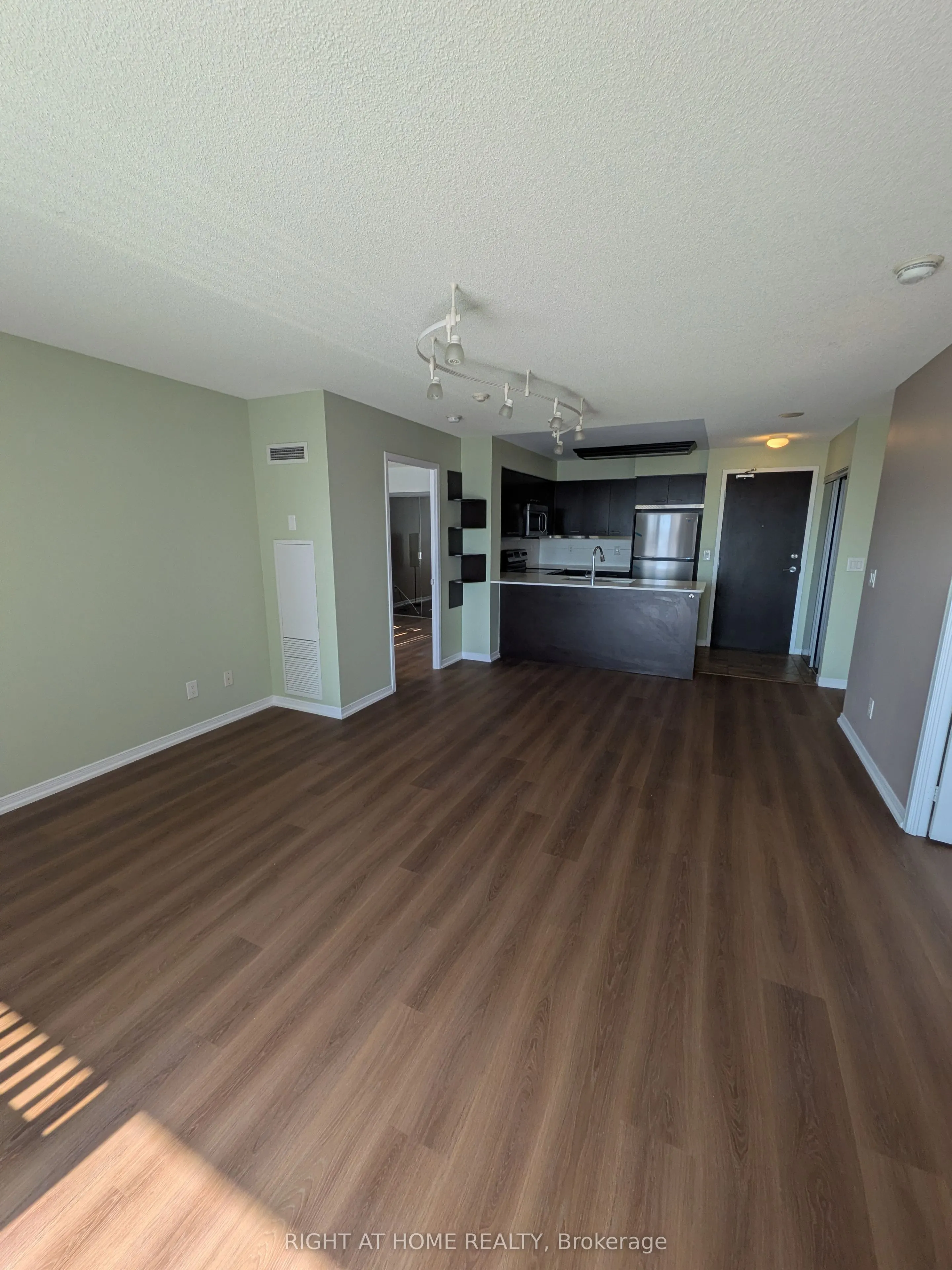 75 King William Crescent #910