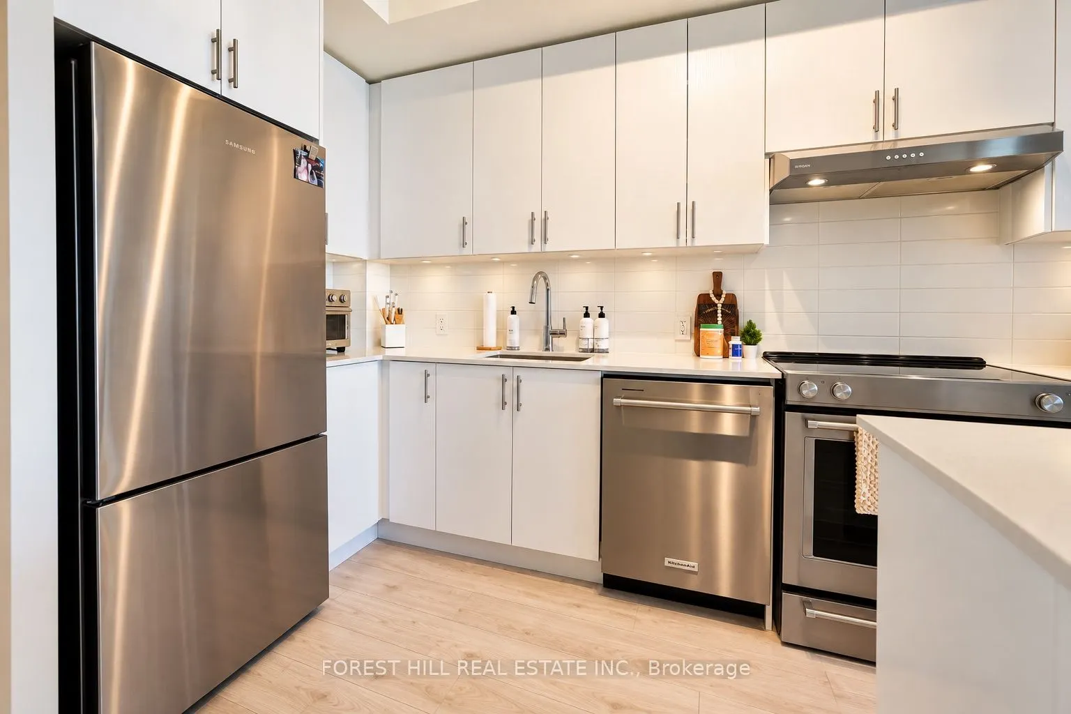 8960 Jane Street #2516