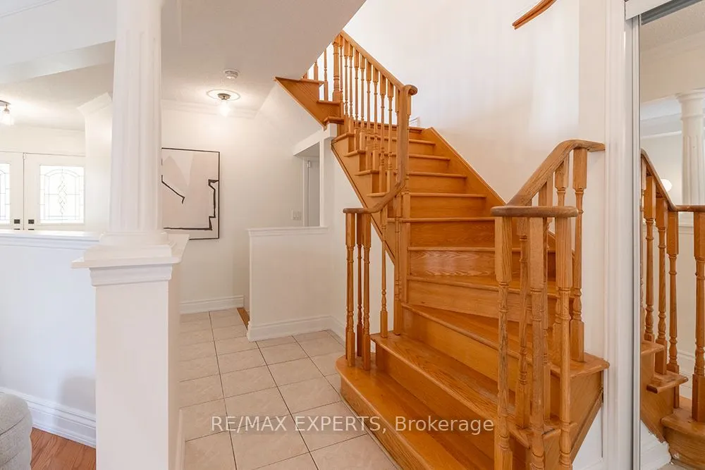 104 Echo Ridge Crescent