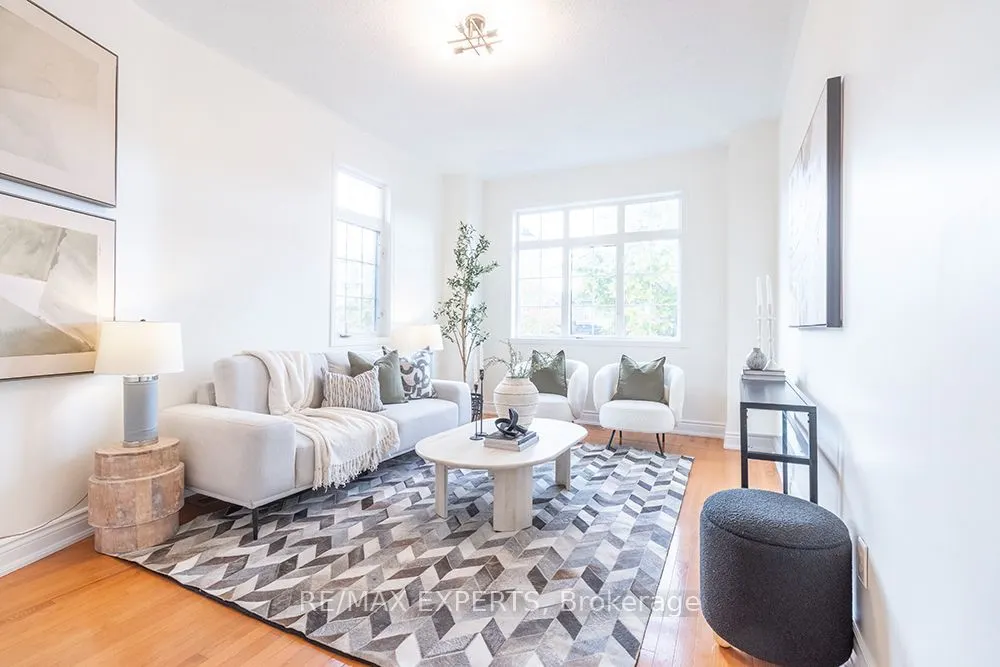 104 Echo Ridge Crescent