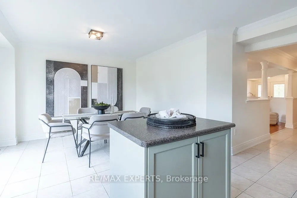 104 Echo Ridge Crescent