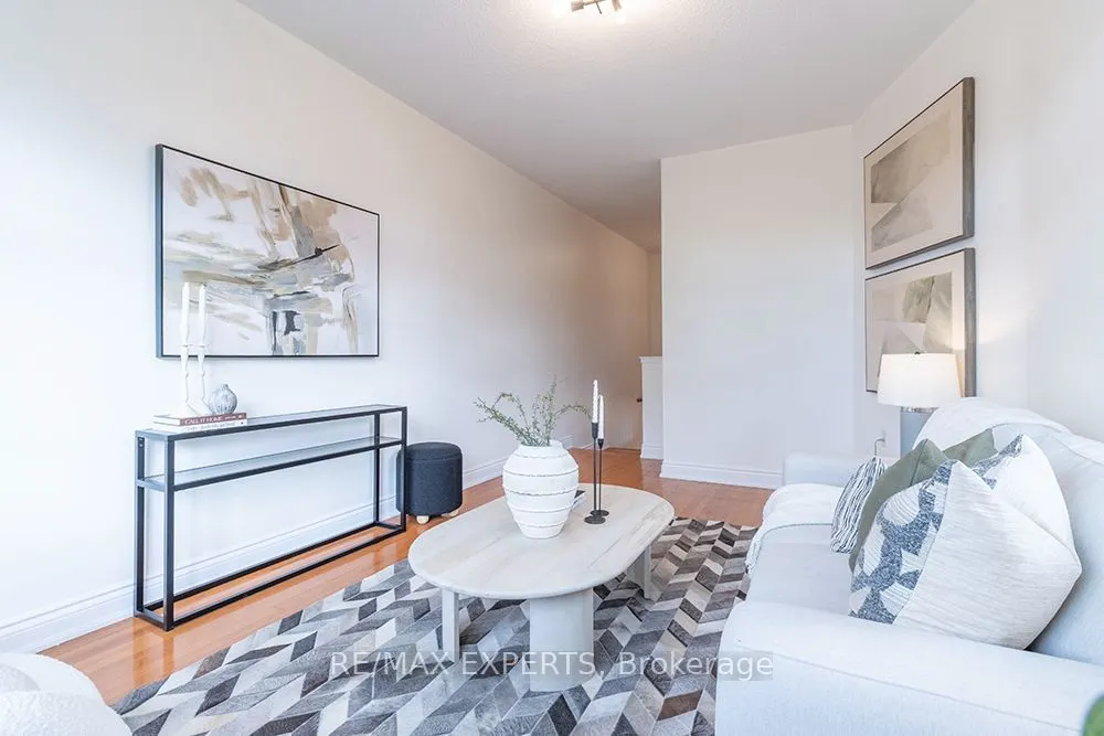 104 Echo Ridge Crescent