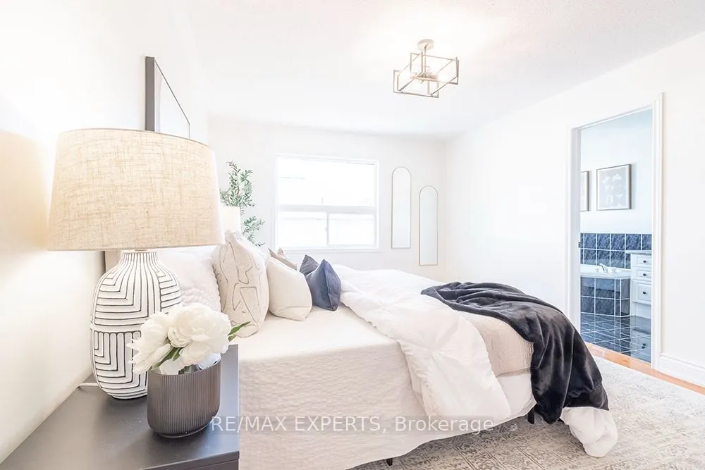104 Echo Ridge Crescent