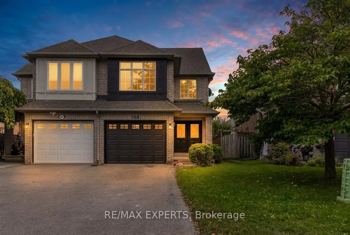 104 Echo Ridge Crescent