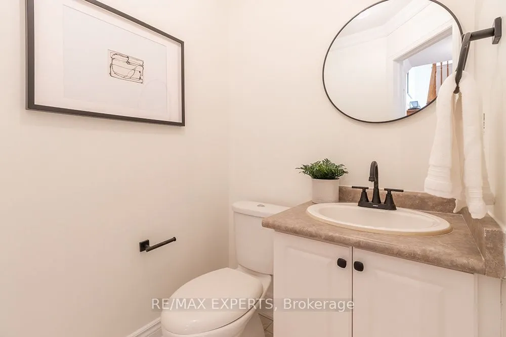 104 Echo Ridge Crescent