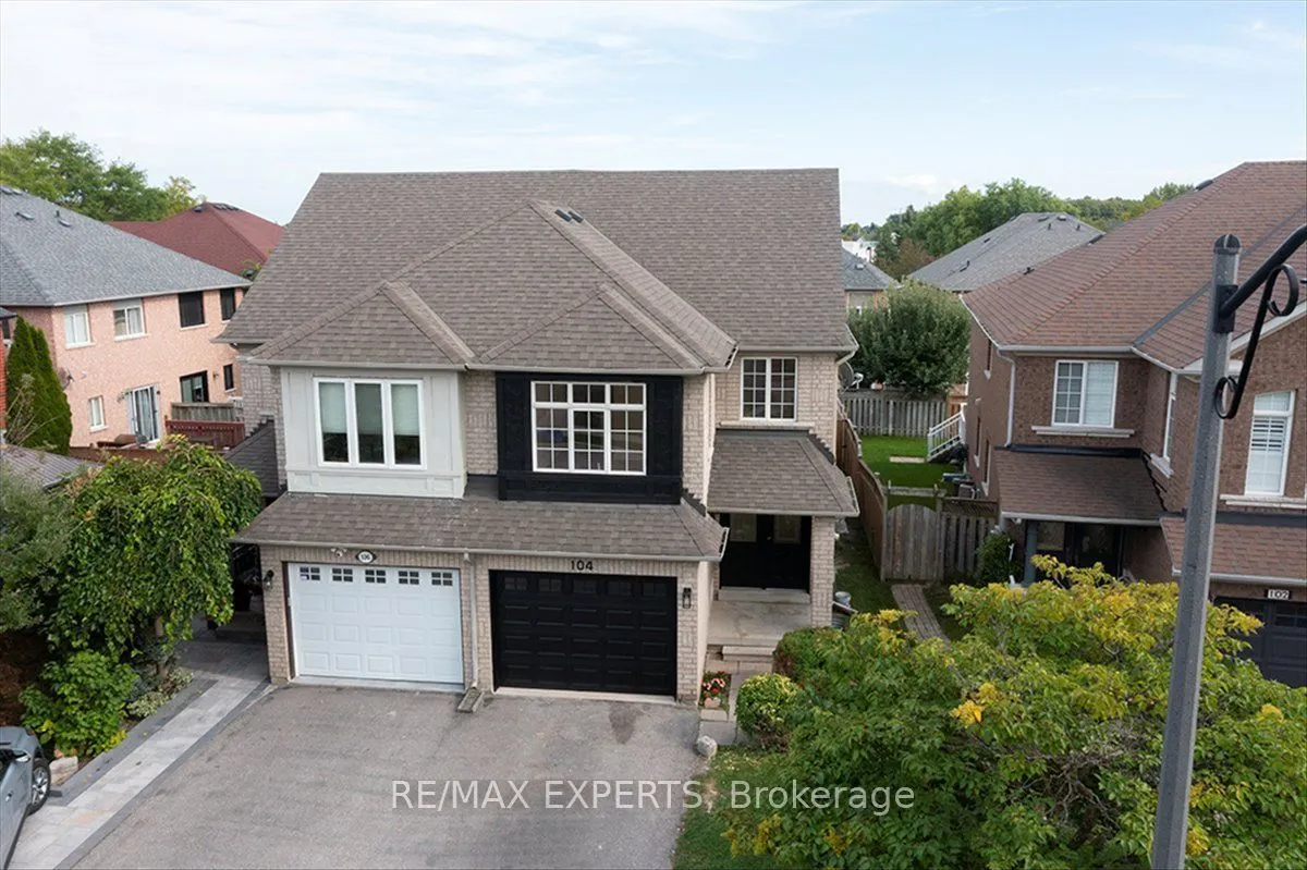 104 Echo Ridge Crescent