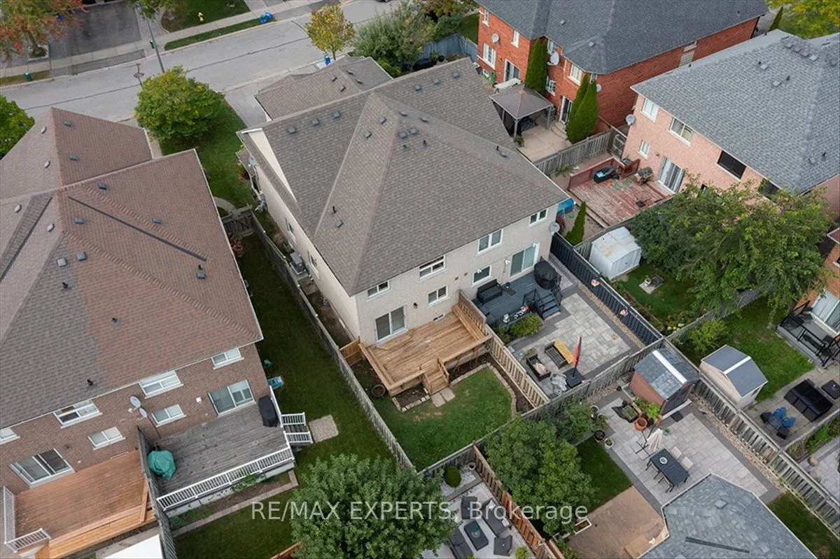 104 Echo Ridge Crescent