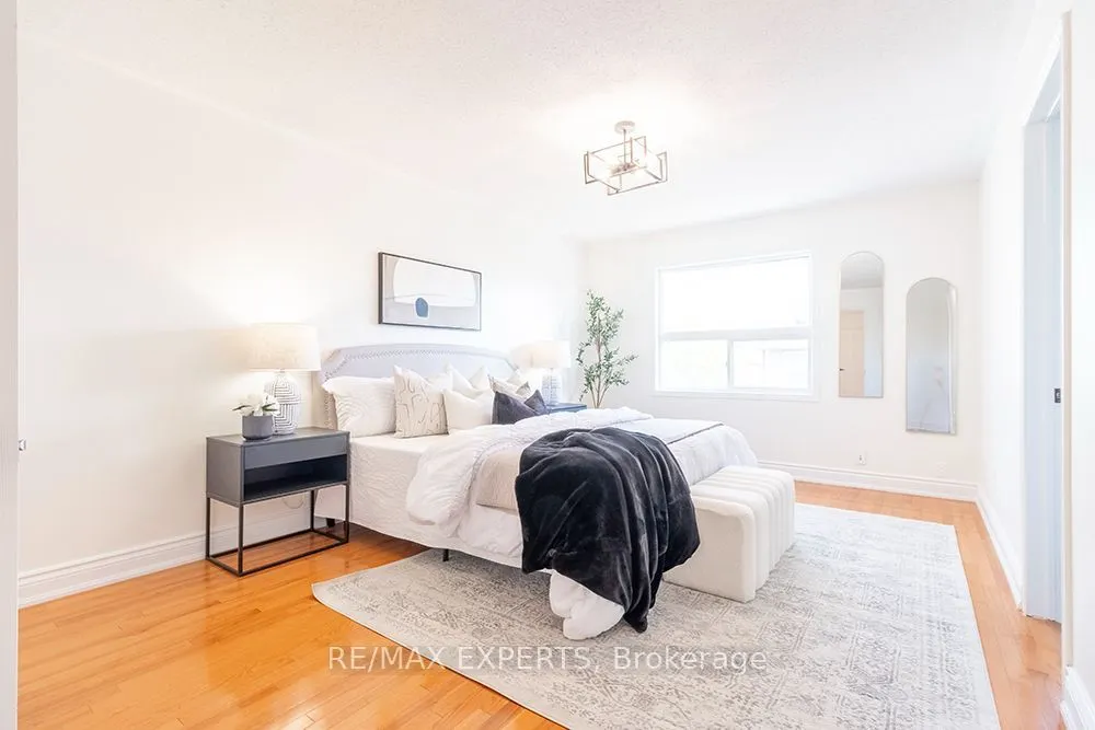 104 Echo Ridge Crescent