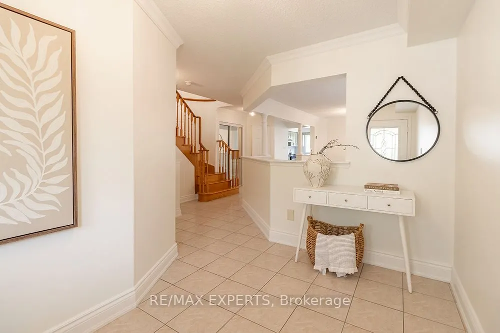 104 Echo Ridge Crescent