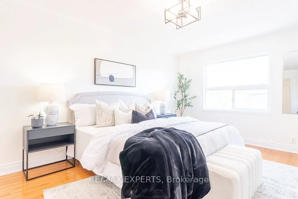 104 Echo Ridge Crescent