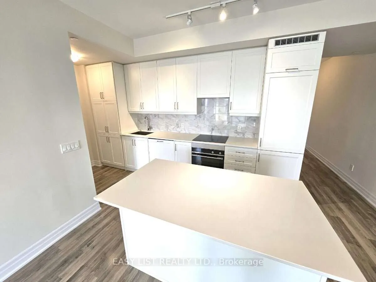 9075 Jane Street #706