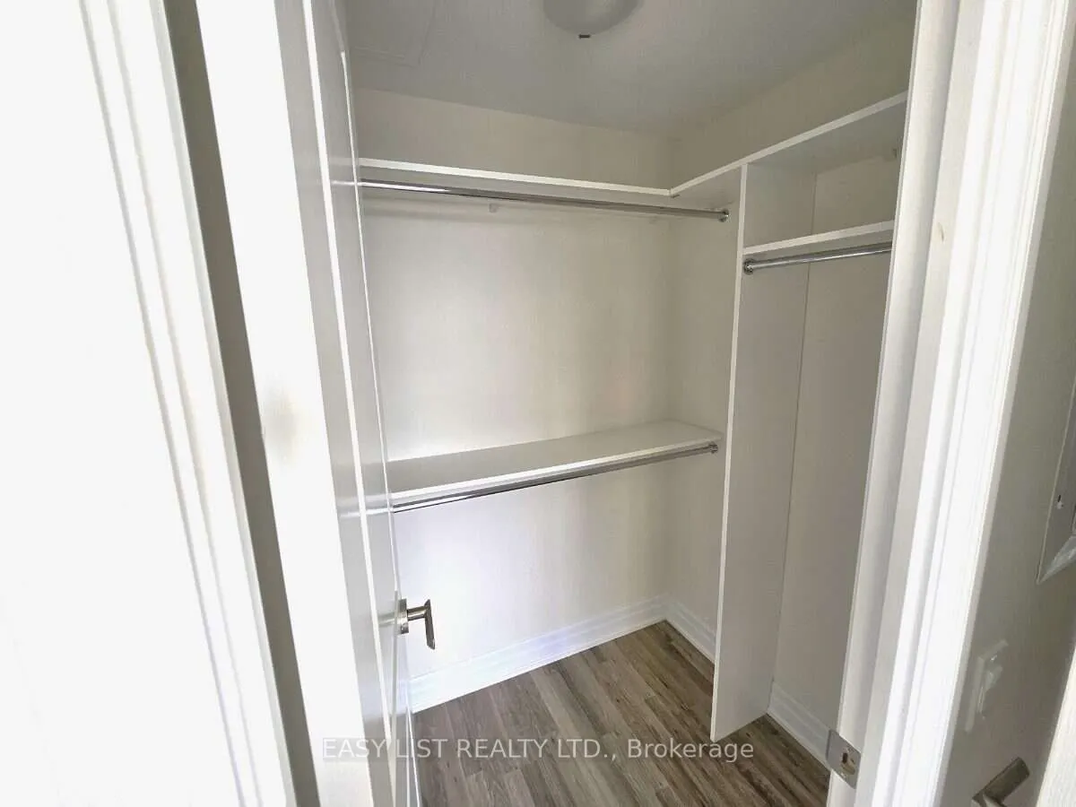 9075 Jane Street #706