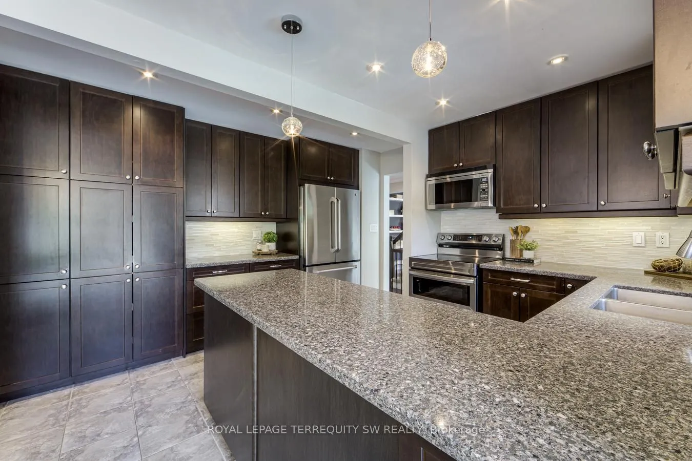 36 Captain Rolph Boulevard