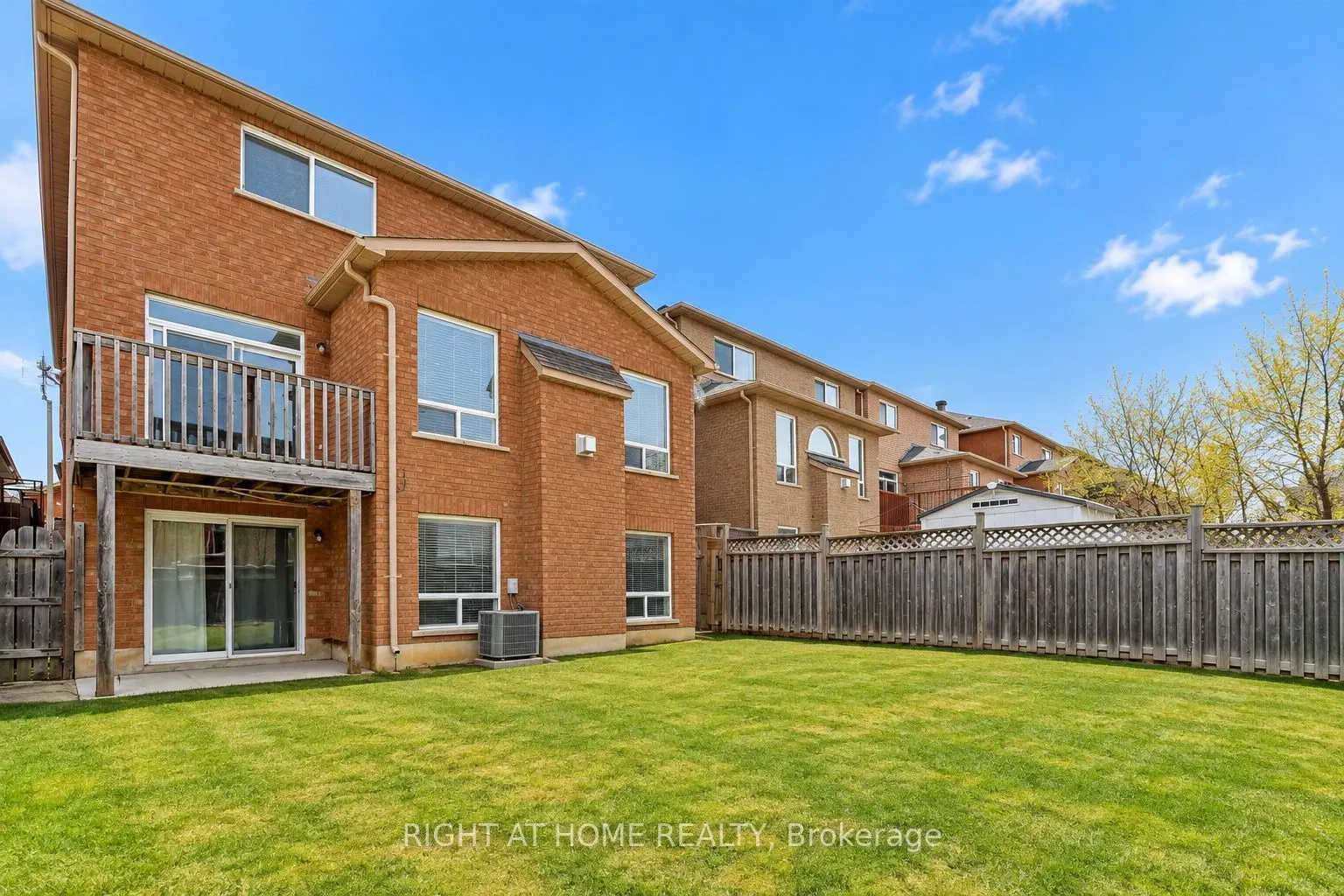23 Lark Crescent #Walkout Basement