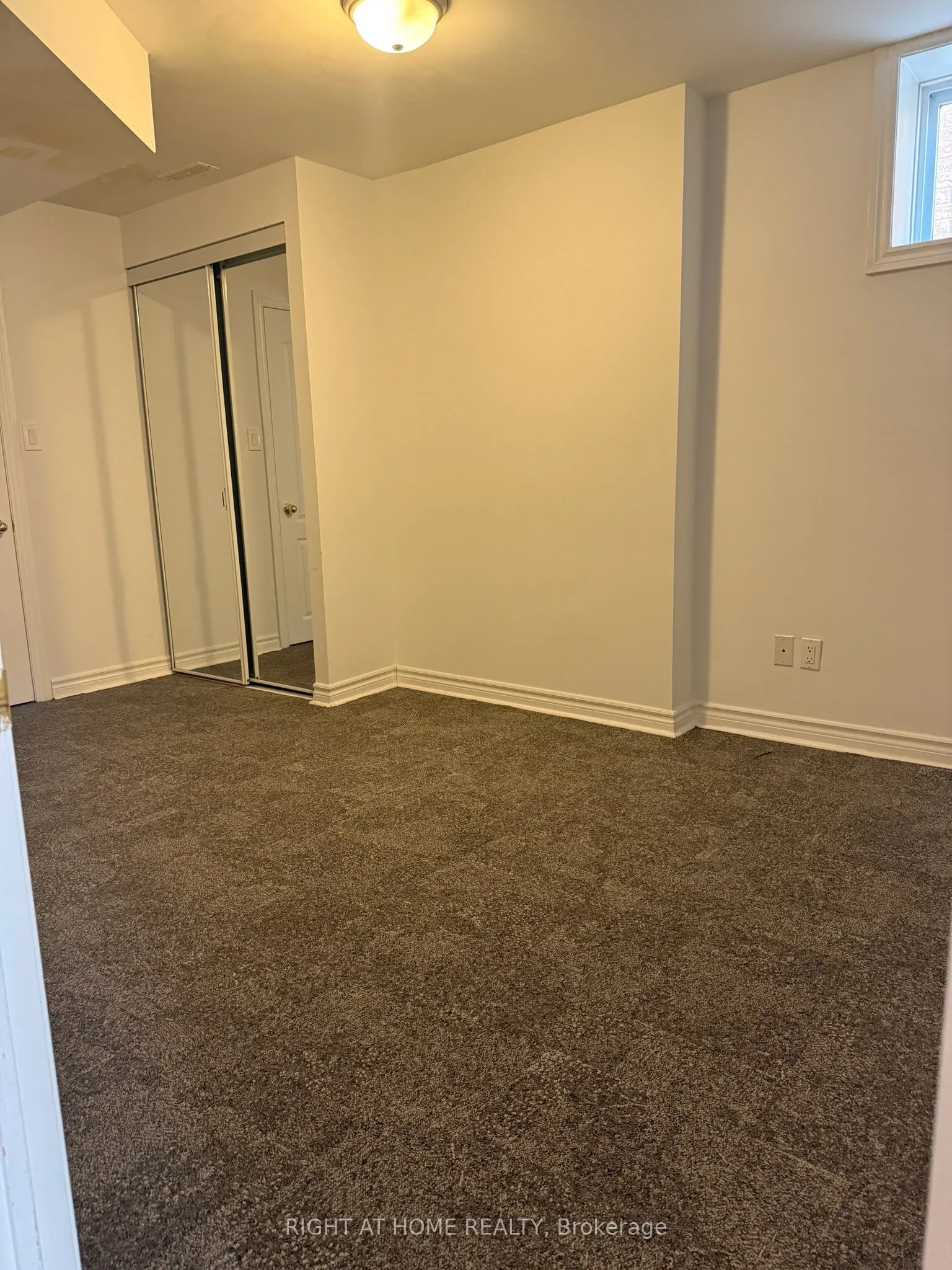 23 Lark Crescent #Walkout Basement