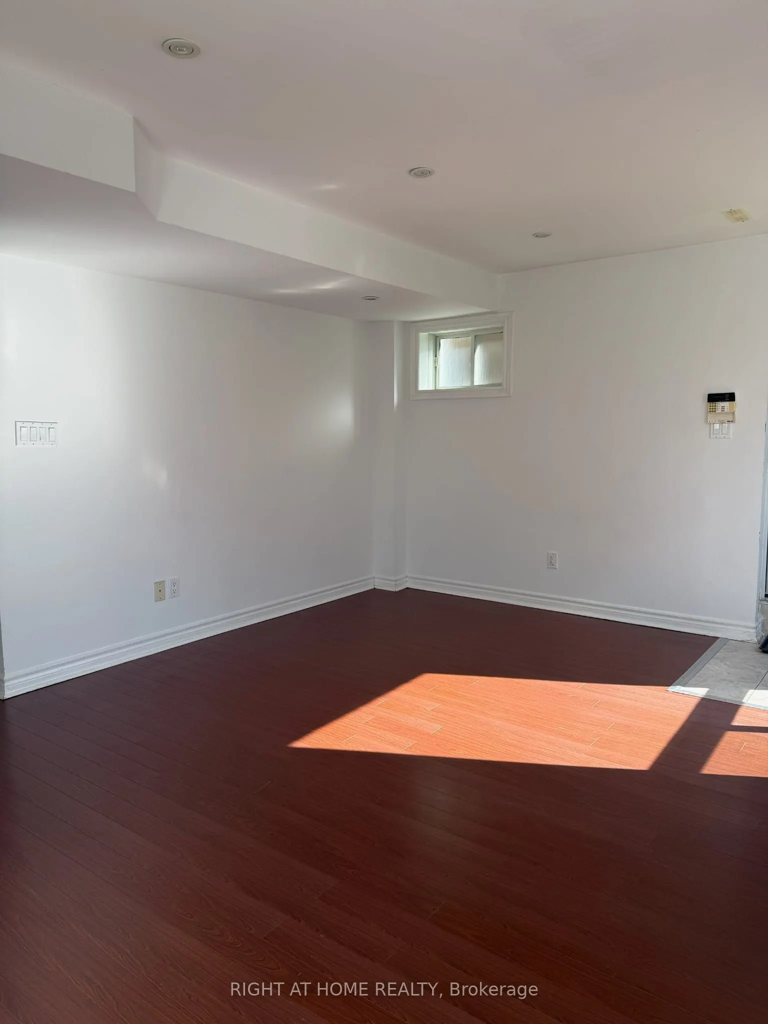 23 Lark Crescent #Walkout Basement
