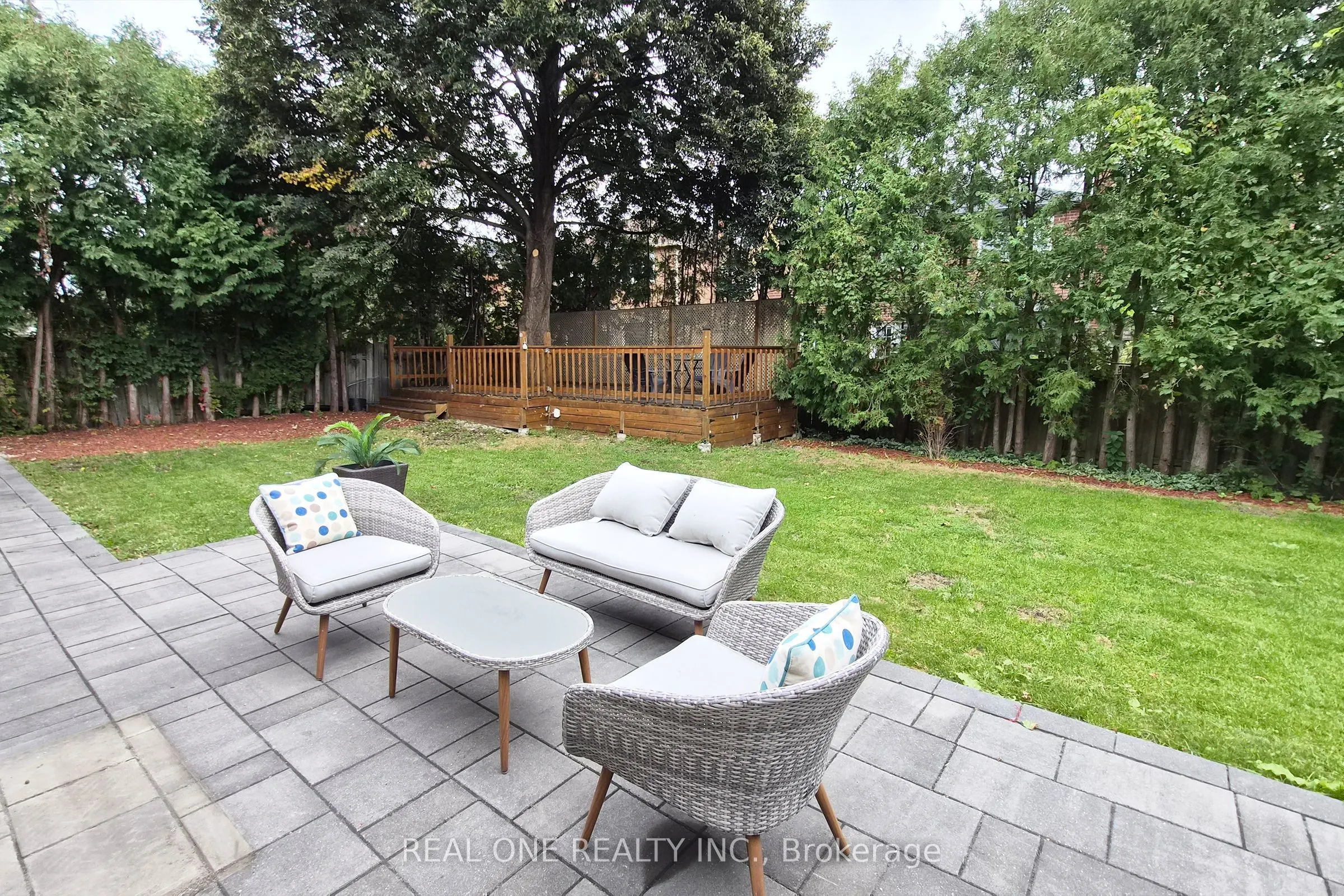 52 Fenwick Crescent