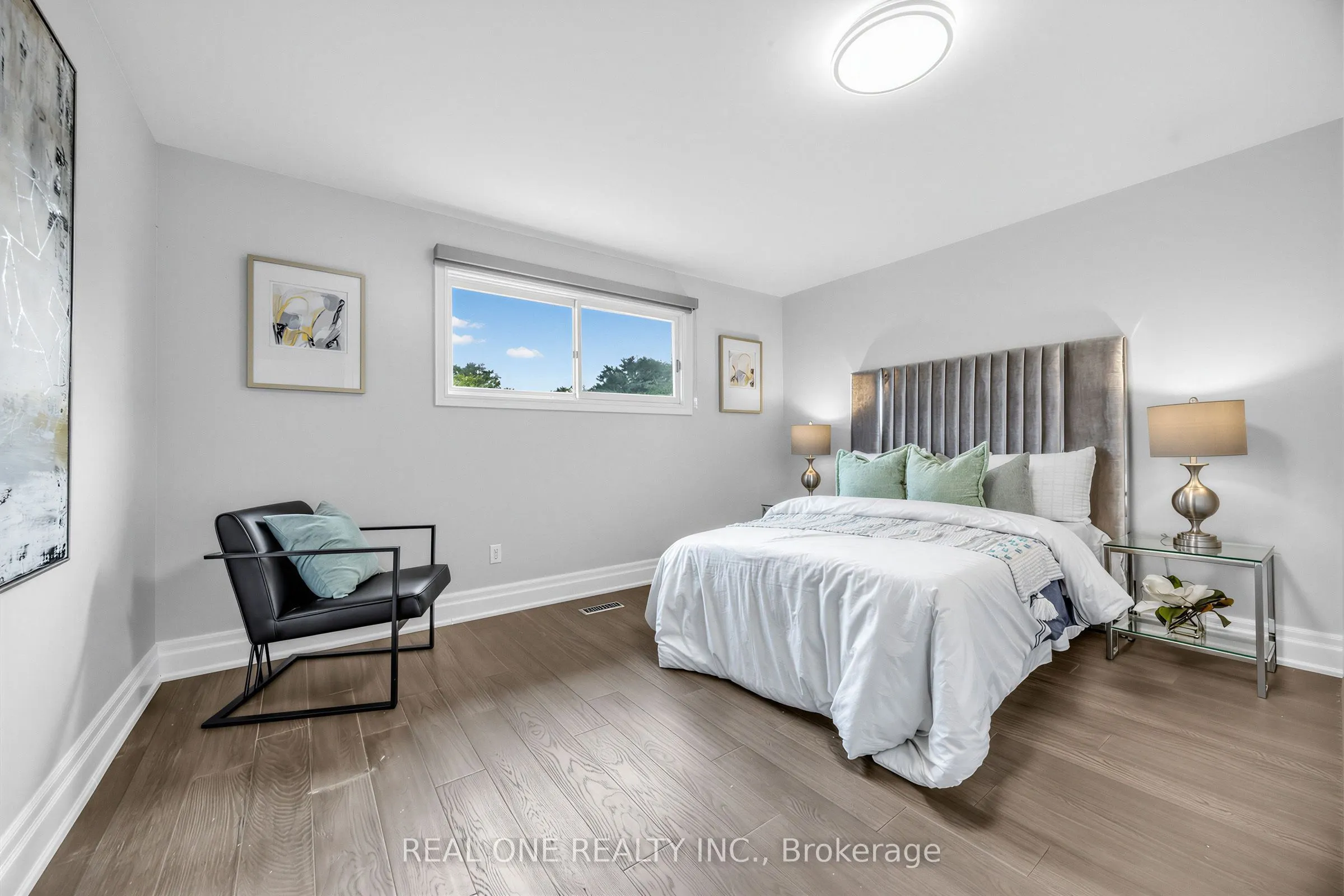 52 Fenwick Crescent