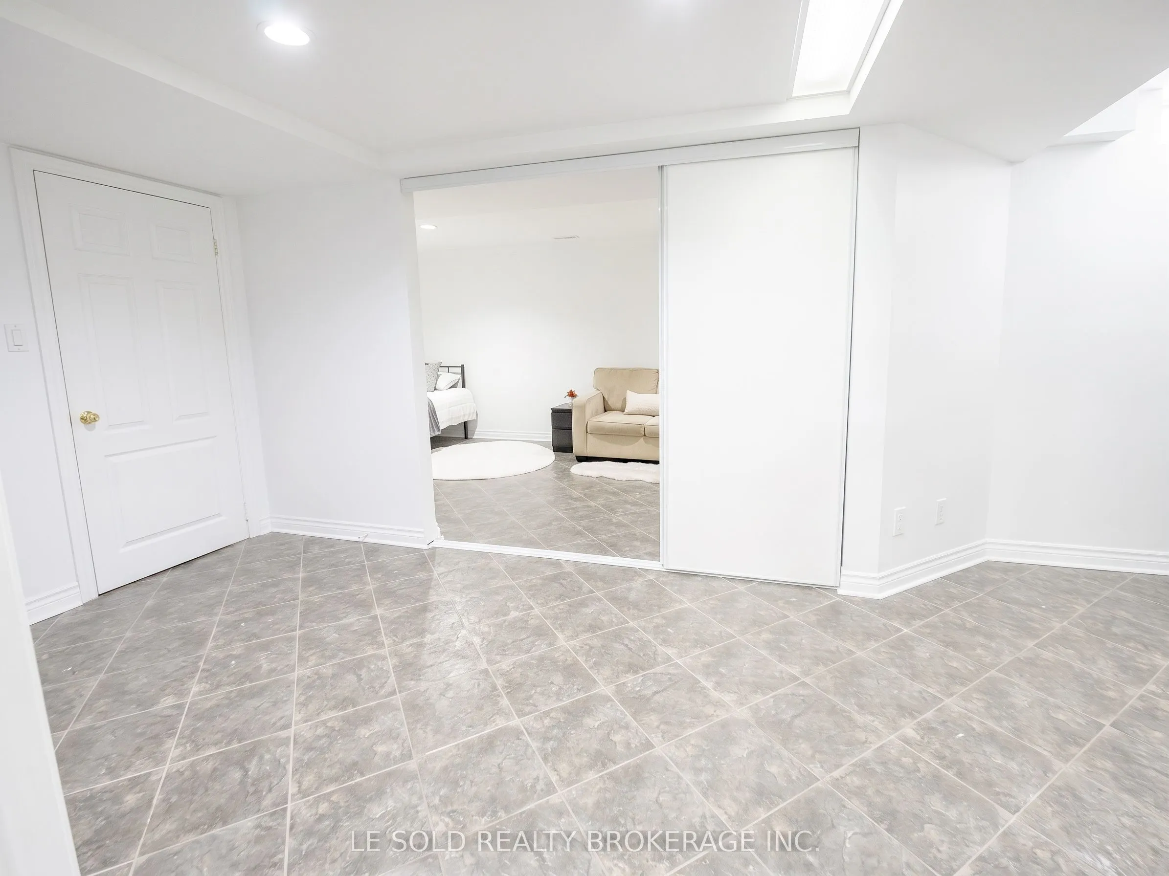 76 Larratt Lane
