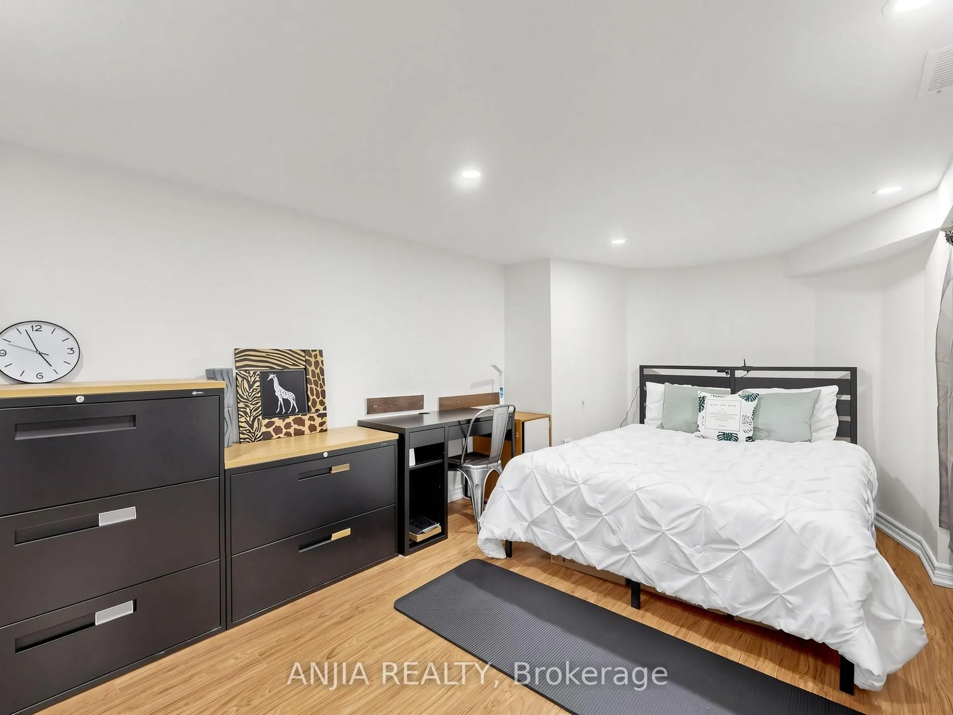 50 Hollingham Road