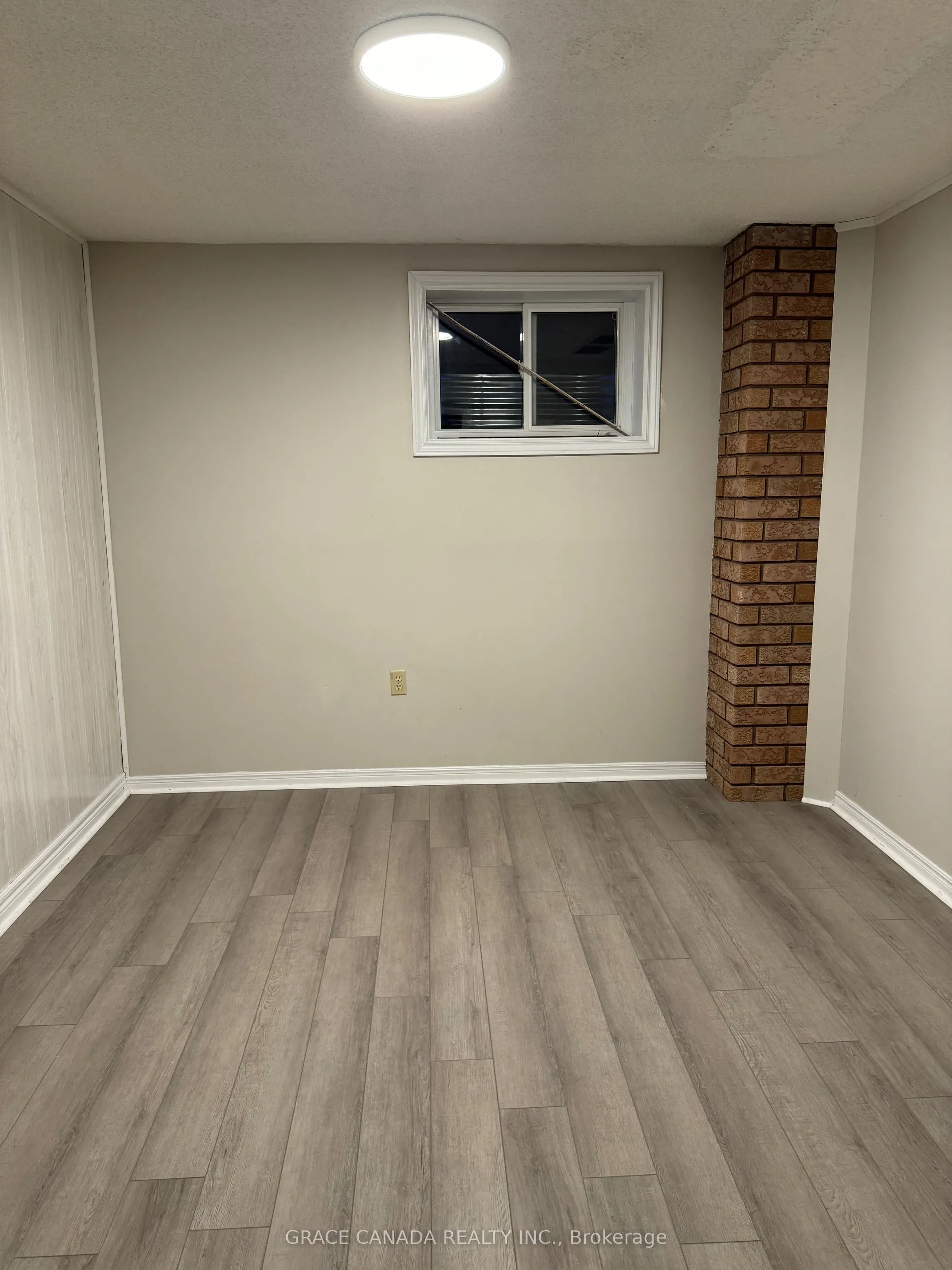 162 Jackman Crescent #Lower