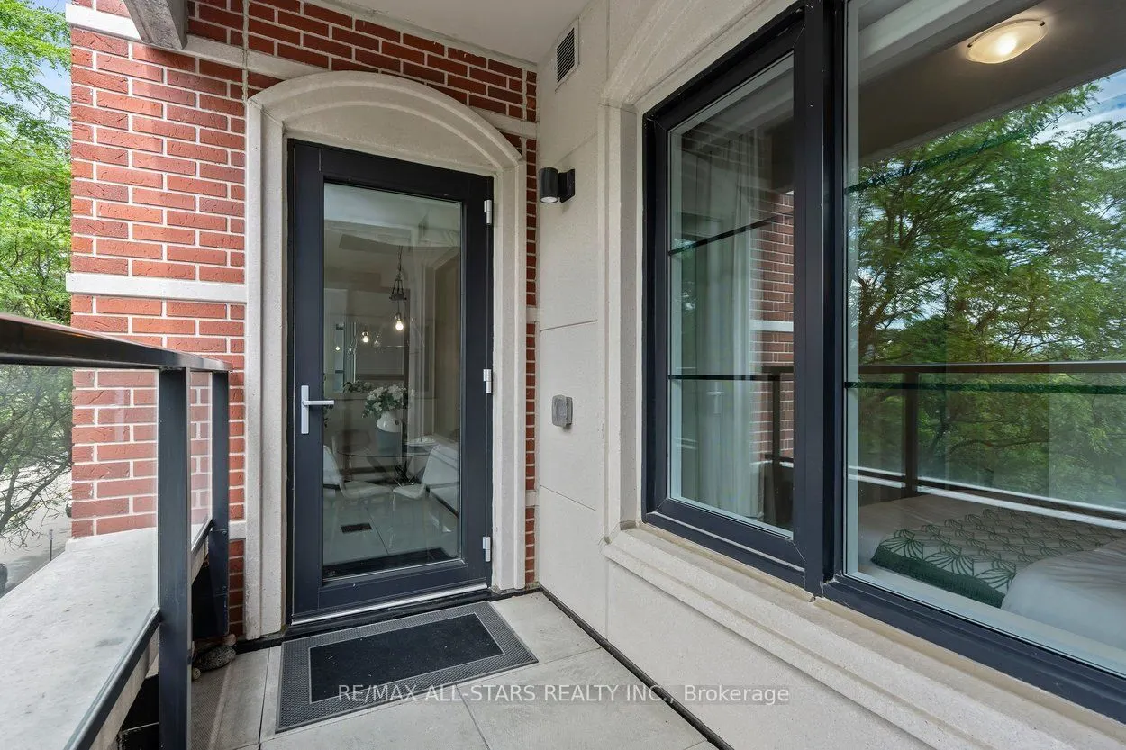 20 Fred Varley Drive #219