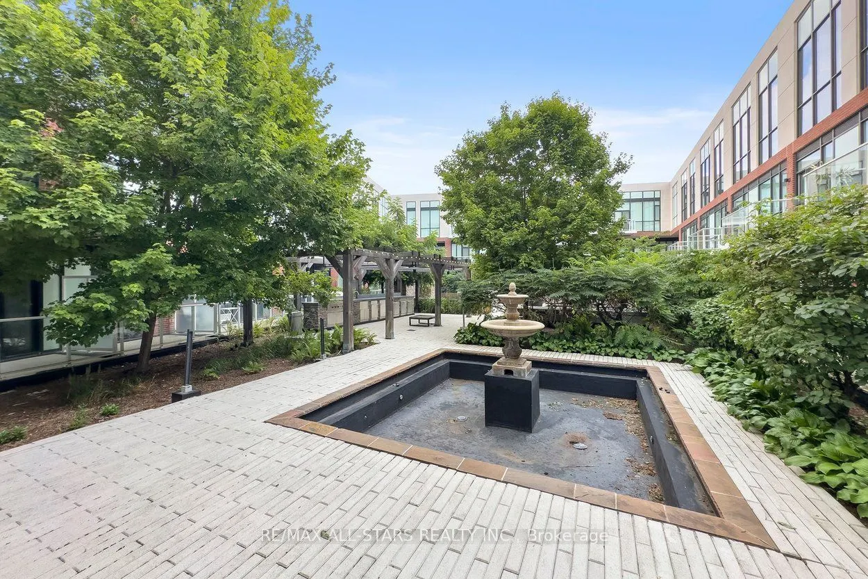 20 Fred Varley Drive #219