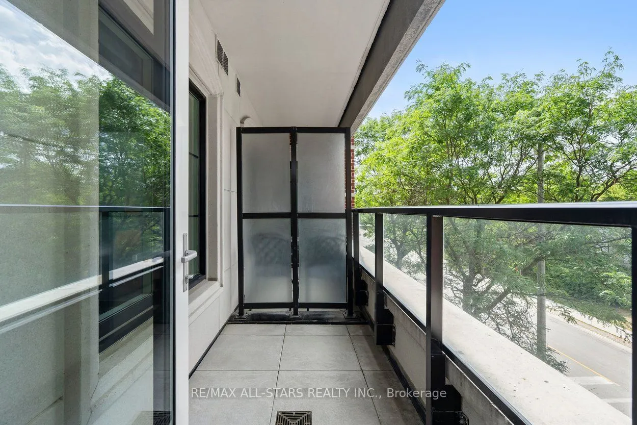 20 Fred Varley Drive #219