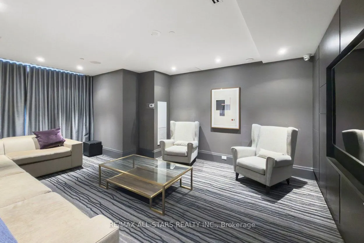 20 Fred Varley Drive #219