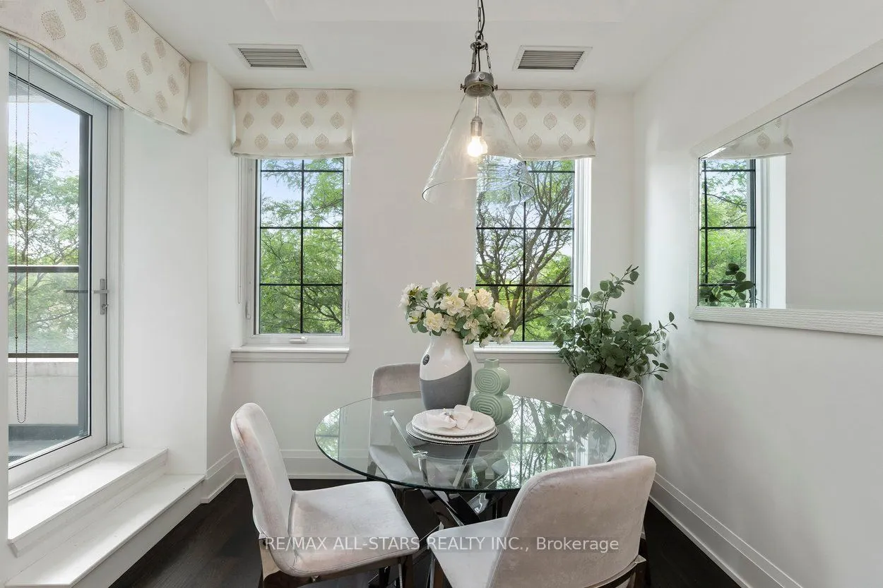 20 Fred Varley Drive #219