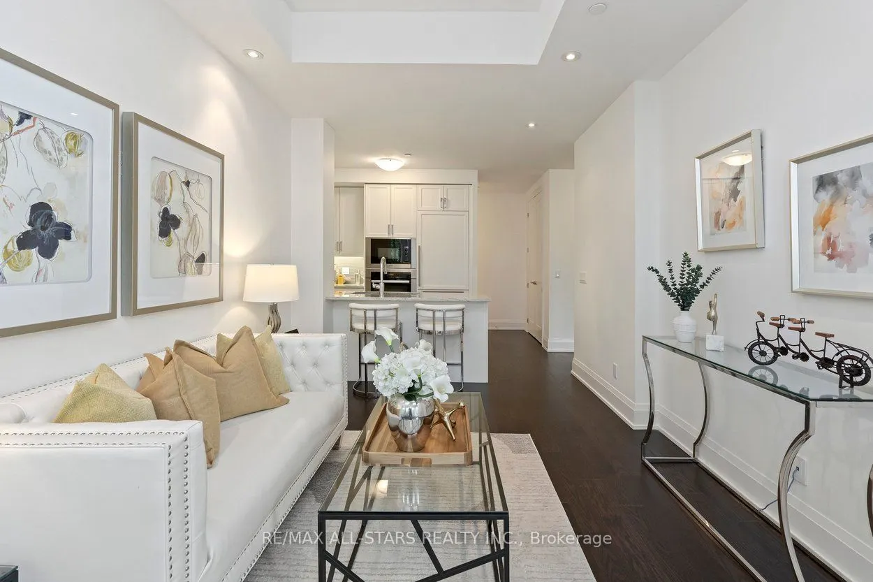 20 Fred Varley Drive #219